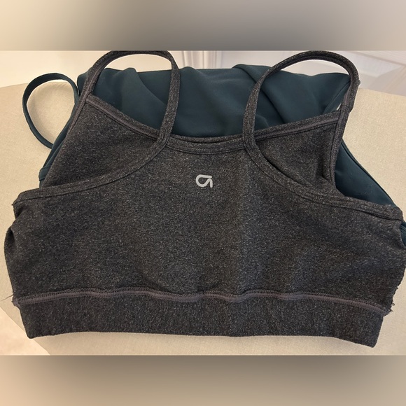 GAP FIT Yoga Top w/ built in sports bra - Picture 9 of 9